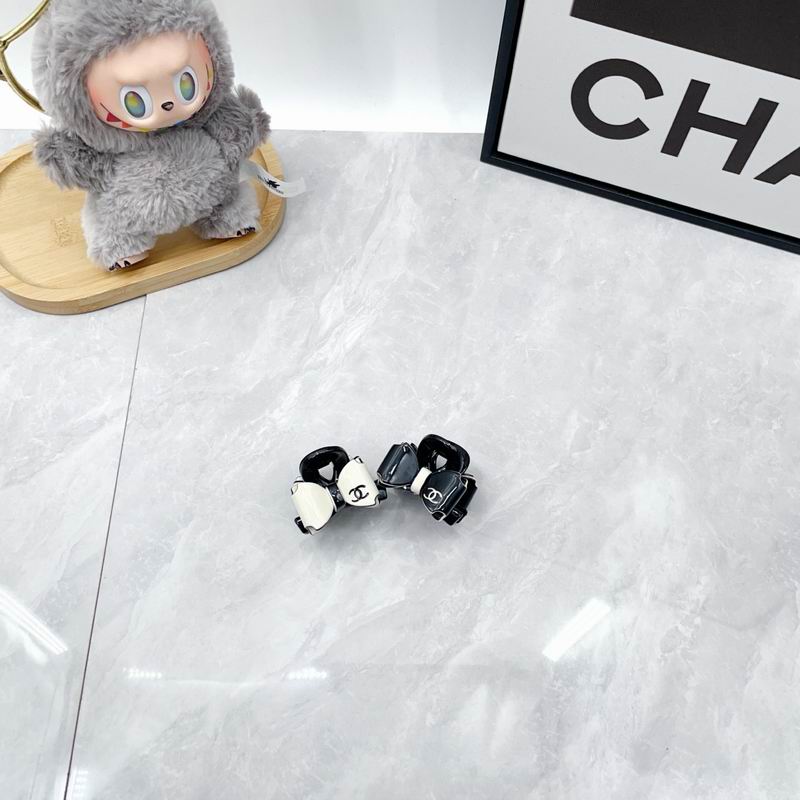 CHanel Hair Grab Clip dx26
